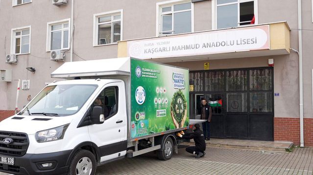 Yıldırım Belediyesi 31 Okula Arıtma Kurdu, 32 Bin Öğrenciye Matara Dağıttı