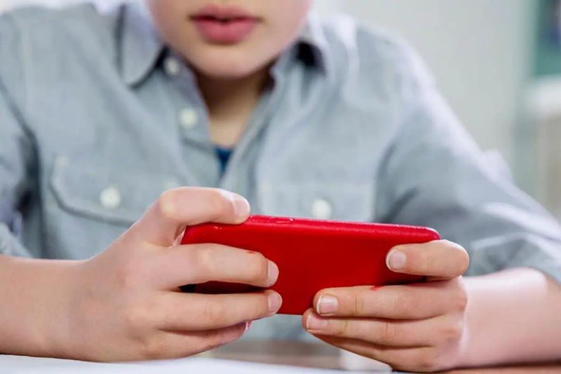 Sosyal Medya Düzenlemesi Meclis Yolunda: 15 Yaş Sınırı ve Ebeveyn Kontrolü Getiriliyor