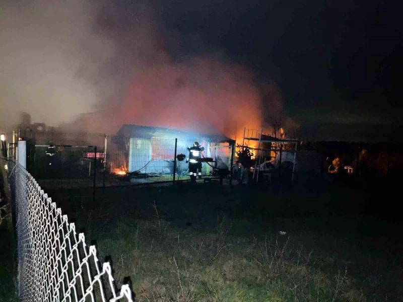 Tekirdağ'da Kır Evi Alevler İçinde Kalarak Zarar Gördü