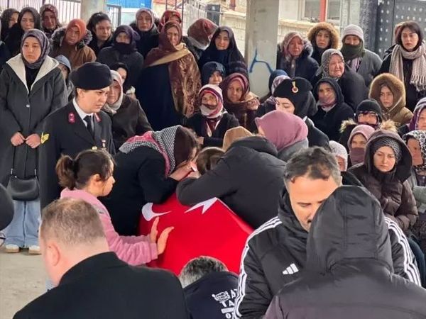 Uzman Çavuş Mehmet Yıldız Son Yolculuğuna Uğurlandı