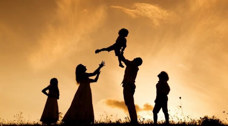 Türkiye'de Mutluluk Oranları 2025'te Yükseldi: Kadınlar Erkeklerden Daha Mutlu