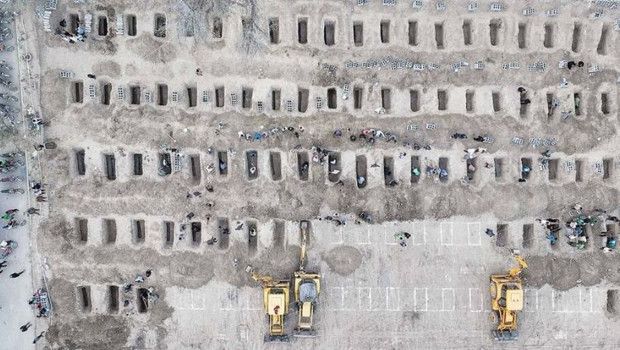 İran'da Minab Saldırısında Ölen 165 Çocuk İçin Toplu Cenaze Düzenlendi