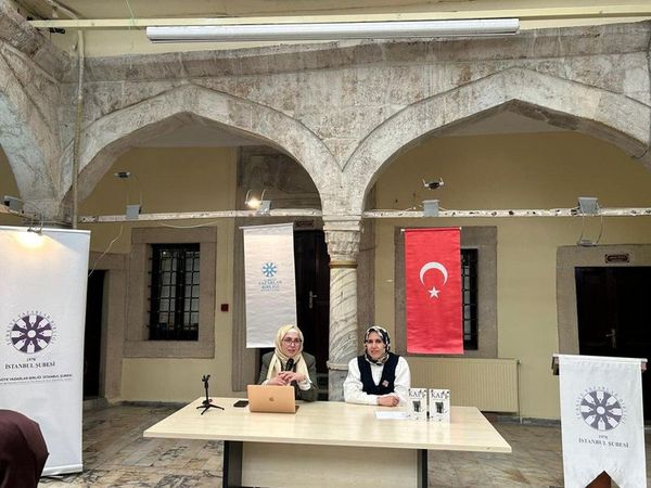 İstanbul'da 28 Şubat Romanı 'Kapı' Üzerine Söyleşi Düzenlendi