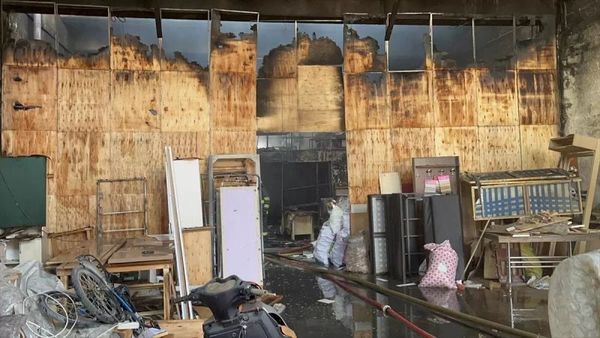 Eskişehir'de Mobilya Atölyesi Deposunda Yangın Çıktı