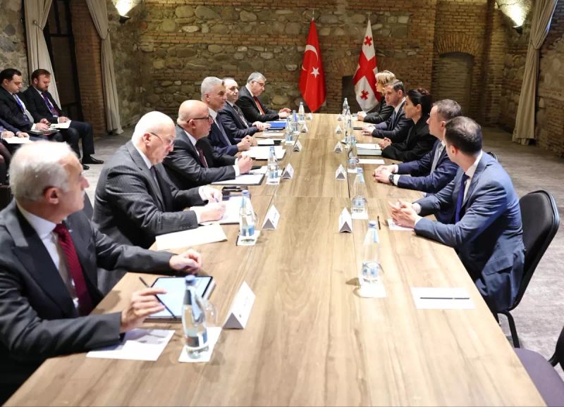 Ticaret Bakanı Bolat, Gürcistan'da Bakan Kvrivishvili ile Görüştü