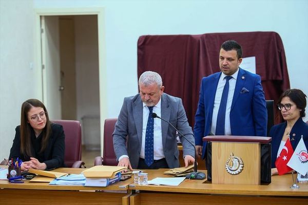 Uşak Belediye Meclisi Yeni Başkan Vekilini Seçti