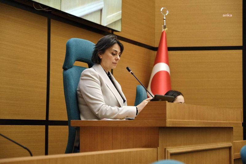 Üsküdar Belediyesinde İlk Defa Borçlanma Yetkisi Talebi Krize Yol Açtı