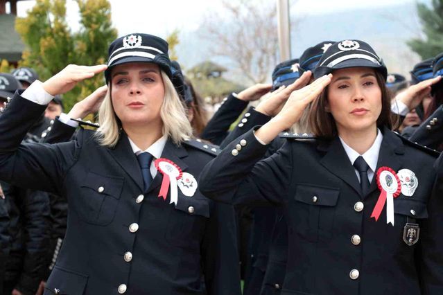 Şırnak'ta Polis Haftası Etkinlikleri Şehitler Anıtında Anma Töreniyle Kutlandı