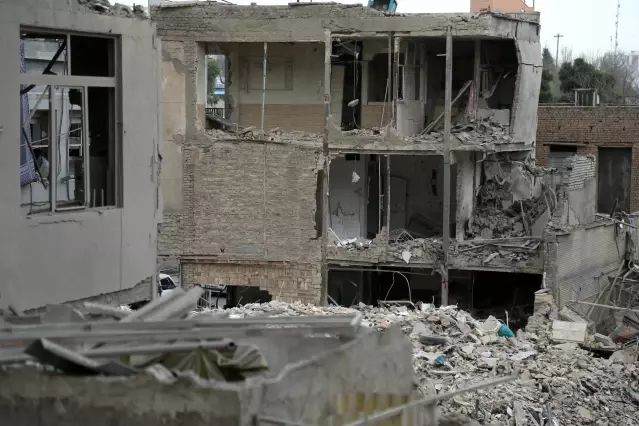 Tacikistan'dan İran'a 3.610 Tonluk İnsani Yardım Gönderildi