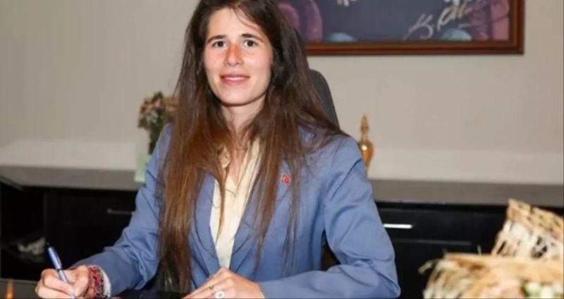 Lal Denizli: Çeşme Belediye Başkanı ve CHP'nin Genç Siyasetçisi