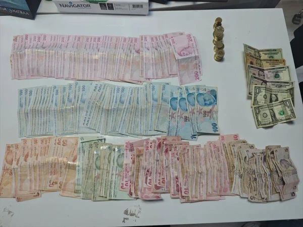 Korkuteli'de Yakalanan Dilenciden 27 Bin Lira ve 42 Dolar Çıktı