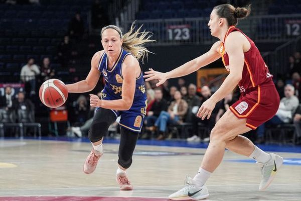 Fenerbahçe Opet, Galatasaray'ı Üst Üste Üçüncü Kez Yenerek Namaglup Şampiyon Oldu