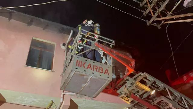 Tosya'da Ev Patlaması ve Yangında 1 Kişi Yaralandı