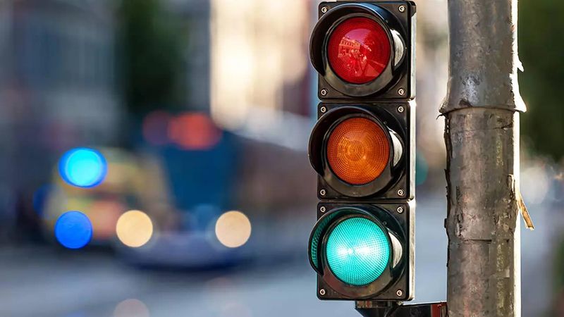 Trafik Lambalarına Beyaz Işık Ekleniyor: Otonom Araçlar İçin Yeni Dönem Başlıyor