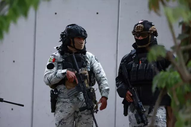 Meksika Jalisco'da Kartel Şiddeti Gazeteci Cüneyt Özdemir'i Otelde Mahsur Bıraktı