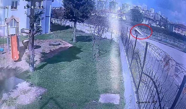 Kocaeli İzmit'te Kamyonet Dereye Düştü: Sürücü Hayatını Kaybetti