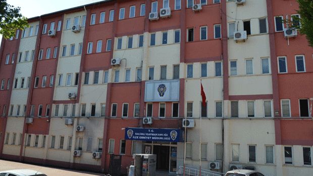 Manisa'da Fuhuş Operasyonu: Yabancı Uyruklu 2 Kadın Sınır Dışı Edildi
