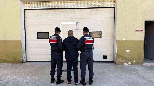 Gaziantep'te 14 Yıl Hapis Cezası Olan Dolandırıcı Ö.D. Jandarma Tarafından Yakalandı