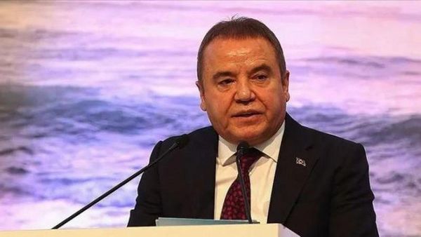 İBB'ye Yönelik Yolsuzluk Soruşturmasında Muhittin Böcek'in İki Şoförü Tutuklandı