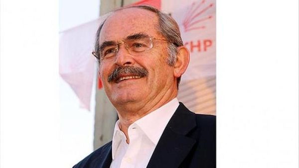 Yılmaz Büyükerşen, CHP Genel Başkanı Özgür Özel'in Balmumu Heykelini Hazırladı