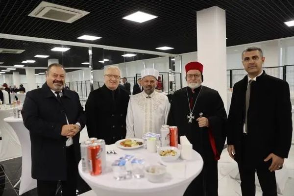 Mardin’de Farklı İnançlardan Vatandaşlar Ramazan Bayramı’nda Bir Araya Geldi