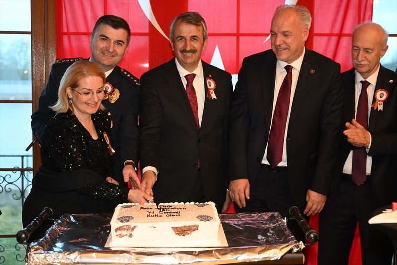 Edirne'de Türk Polis Teşkilatı'nın 181. Kuruluş Yıldönümü Resepsiyonla Kutlandı