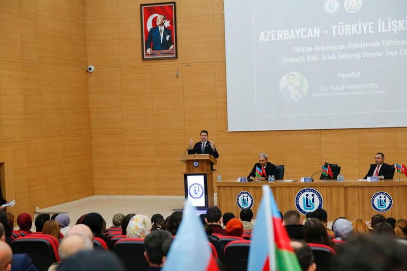 Bayburt Üniversitesi'nde Azerbaycan-Türkiye İlişkileri Paneli Yoğun İlgiyle Gerçekleşti