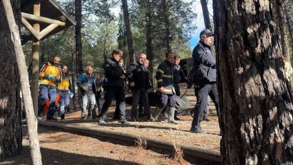 Burdur Ormanlık Alanda Yürüyüş Yapan Gençler Cesetle Karşılaştı