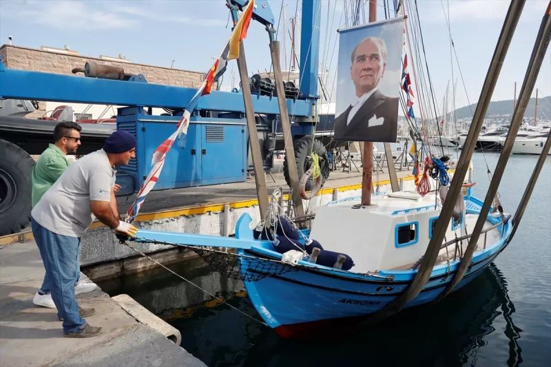 Aksona Teknesi Bodrum'da Yeniden Denize İndi