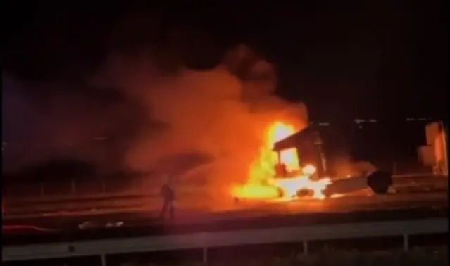 Gaziantep'te Seyir Halindeki TIR Yangın Nedeniyle Kullanılamaz Hale Geldi