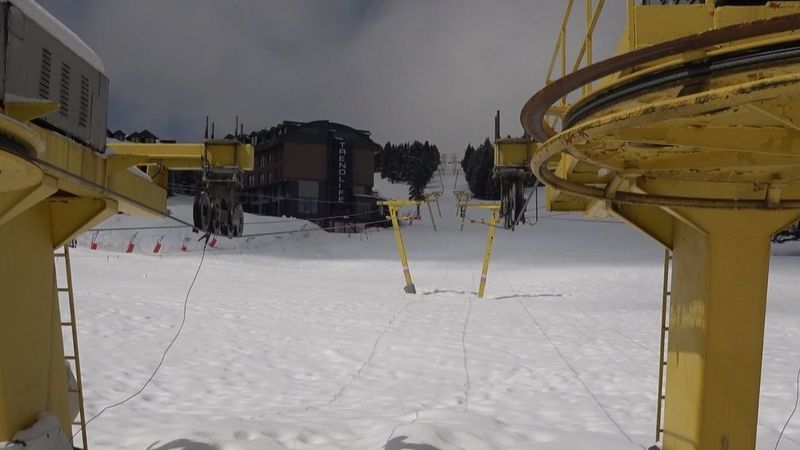 Uludağ'da Yoğun Kar Kalınlığına Rağmen Pistler Boş Kalmaya Devam Ediyor