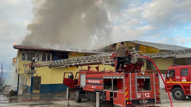 Kastamonu Tosya'da Tekstil Fabrikasında Yangın Çıktı