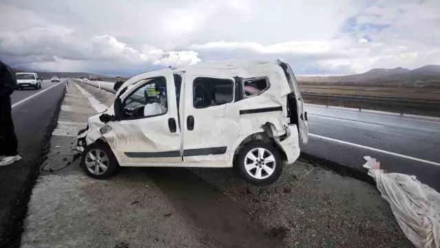 Sivas'ta Trafik Kazasında Direksiyon Hakimiyeti Kaybı Ağır Yaralanmaya Yol Açtı