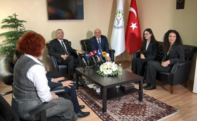 CHP ve DEM Parti Ramazan Bayramı'nda Bir Araya Gelerek Bayramlaştı