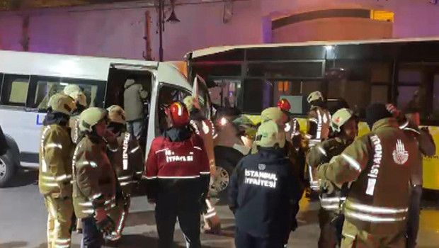 Çırağan Caddesi’nde İETT Otobüsü ve Servis Minibüsü Çarpıştı, Trafik Durdu