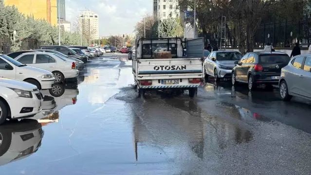 Ankara'da Sağanak Yağış Şehirde Su Baskınlarına Yol Açtı