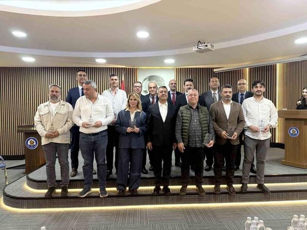 Tarsus Ticaret Borsası, Ekonomiye Katkı Sağlayan Üyelerini Ödüllendirdi