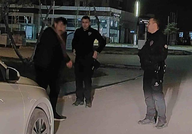 Aksaray'da Keserle Tehdit Eden Şahıs Polisle Uzun Süre Mücadele Etti