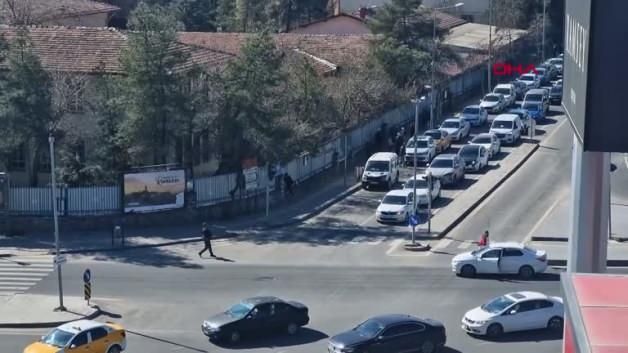 Diyarbakır’da Husumetlisine Tabancayla Ateş Eden Şüpheli Kamerada
