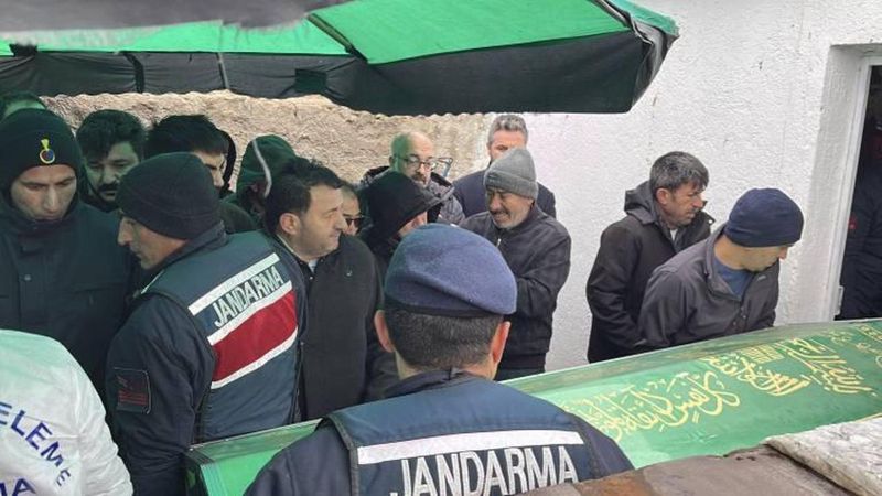 Nevşehir'deki Karbonmonoksit Faciasında Aileyi Kaybedenlerin Tabut Detayı Yürekleri Burktu