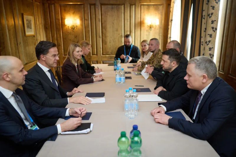 Zelenskiy, NATO Genel Sekreteri Rutte ile Münih'te Görüştü