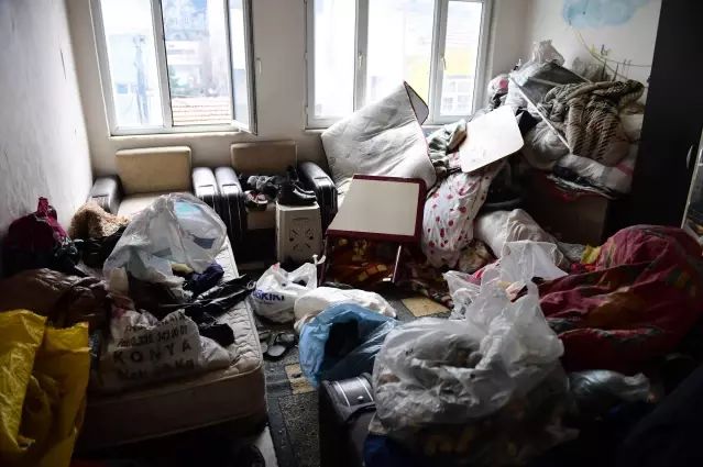 Bursa Osmangazi'de Çöp Ev Mahkeme Kararıyla Temizlendi