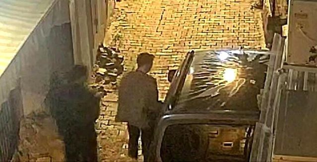 Çeşme’de Araç Kapılarını Zorlayan Hırsızlık Şüphelileri Jandarma Tarafından Yakalandı