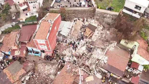 Fatih’te 2 bina çöktü: 1 ölü, 10 yaralı, mahalleli patlama sesini 'bomba' sandı