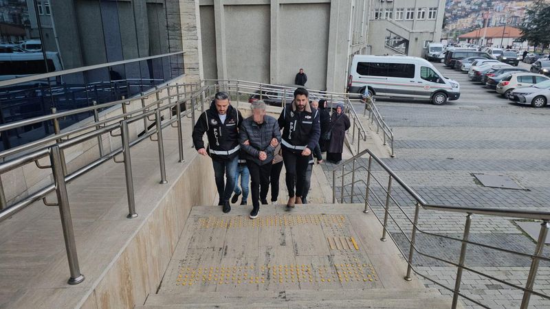 Zonguldak'ta Aile Hekimi Rüşvet İddiasıyla Gözaltına Alındı