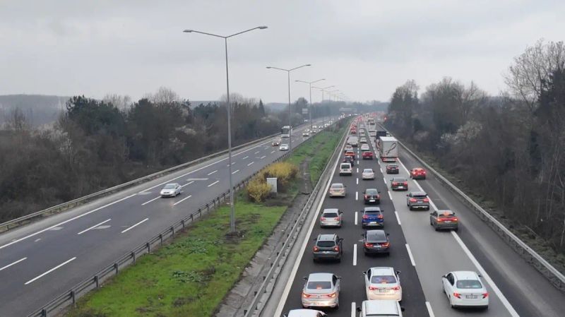 Düzce Geçişinde Ramazan Bayramı Dönüşü Trafik Yoğunluğu Yaşandı