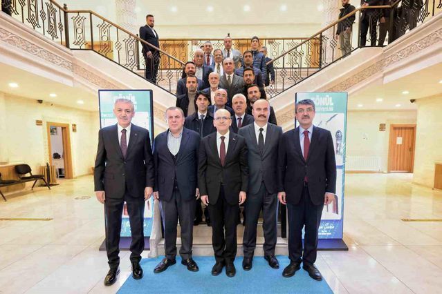 Bakan Şimşek, Midyat'ta Belediye Başkanı Şahin ile Görüştü