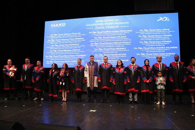 MAKÜ'de 20. Yılında Akademik Başarı ve Biniş Giyme Töreni Düzenlendi