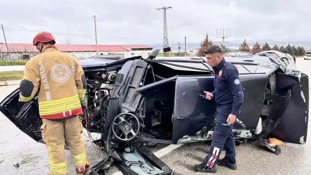 Kula'da Yağışlı Havada Meydana Gelen Trafik Kazasında Bir Genç Yaşamını Yitirdi