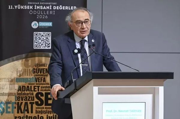 Üsküdar Üniversitesi 11. Yüksek İnsani Değerler Ödüllerini Sahiplerine Verdi